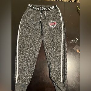 Women’s jogging outfit Jacket size 2xl and Joggers 1xl selling as a set